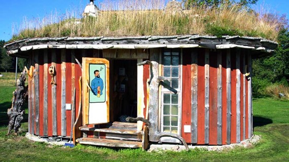 Sten Olof har byggt sin egen lilla kurort hemma på gården.